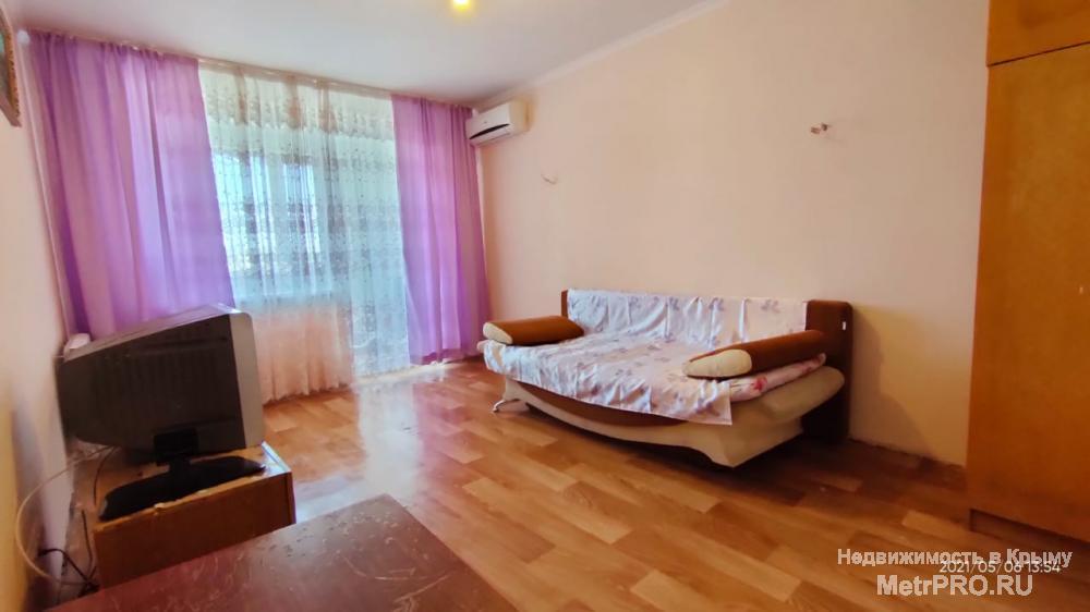 Продается трёхкомнатная квартира в районе Крымского рынка.  Расположена  на 5 этаже пятиэтажного дома. Общая площадь... - 4