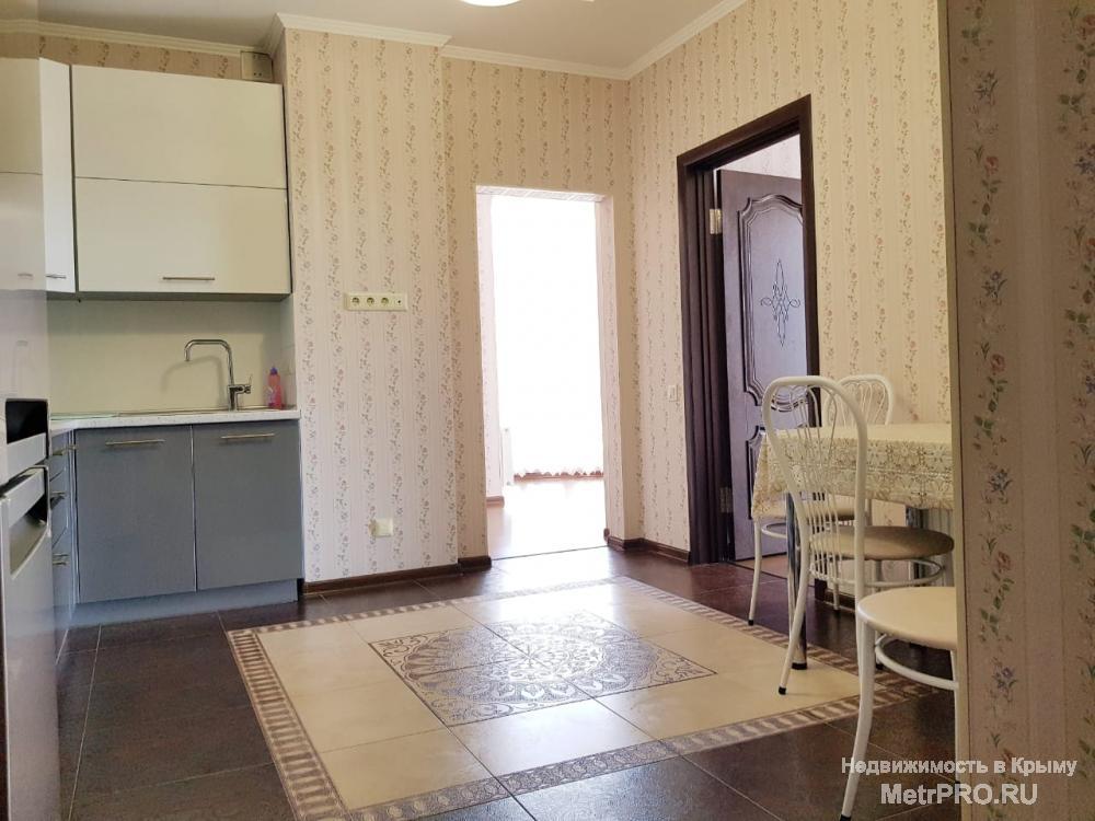 Продаю свою шикарную 2 комн. квартиру, площадью 61 кв.м.  Жилая площадь 31 кв.м, кухня 17 кв.м.  Состоит из...