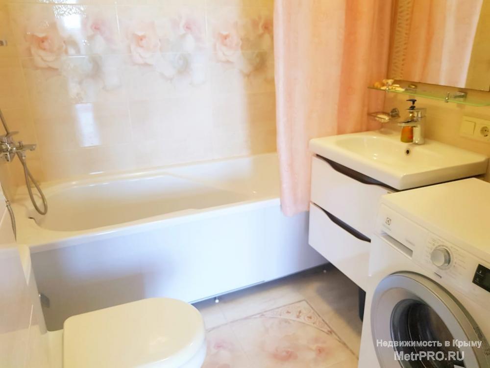 Продаю свою шикарную 2 комн. квартиру, площадью 61 кв.м.  Жилая площадь 31 кв.м, кухня 17 кв.м.  Состоит из... - 6