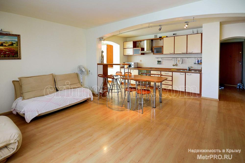 Продается 3х комнатная уютная квартира с ремонтом, в одном из лучших сейсмоусточивых домов в центре поселка, 250... - 1