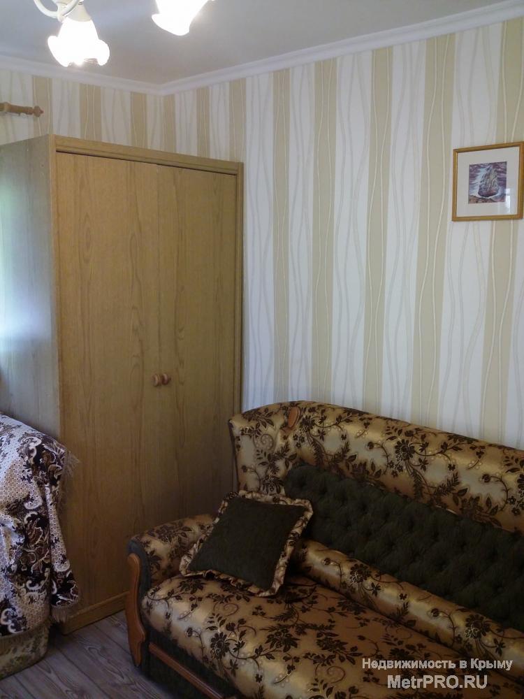 В районе Воронцовского парка в Алупке на ул. Ялтинской (до моря 10 минут пешком через парк) сдаю в частном секторе со... - 10