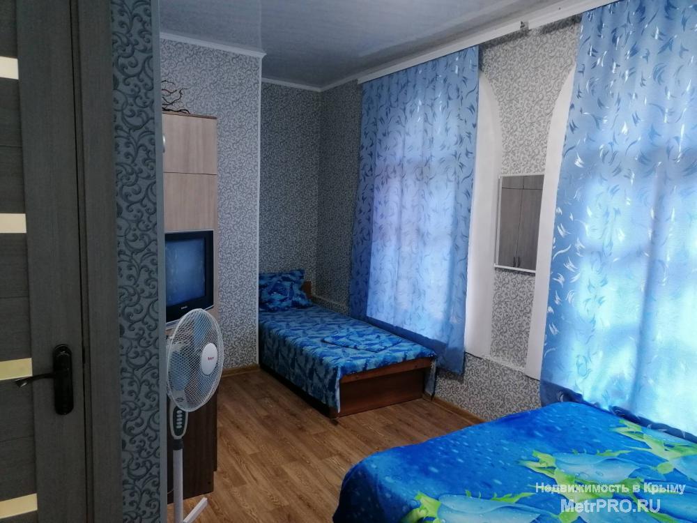 Уютные комнаты в центре Симеиза возле кипарисовой аллеи, в 3-5 мин. ходьбы до пляжа под скалой Дива. 3 комнаты-...