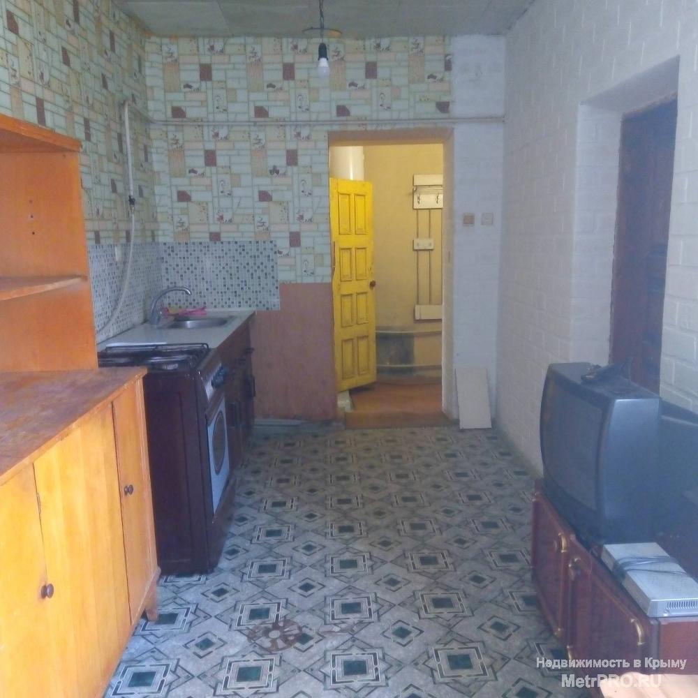 Дом в Гвардейском из ракушки, с газовым отоплением. В доме 3 комнаты, кухня, сан узел. Участок 10 соток. На участке... - 3