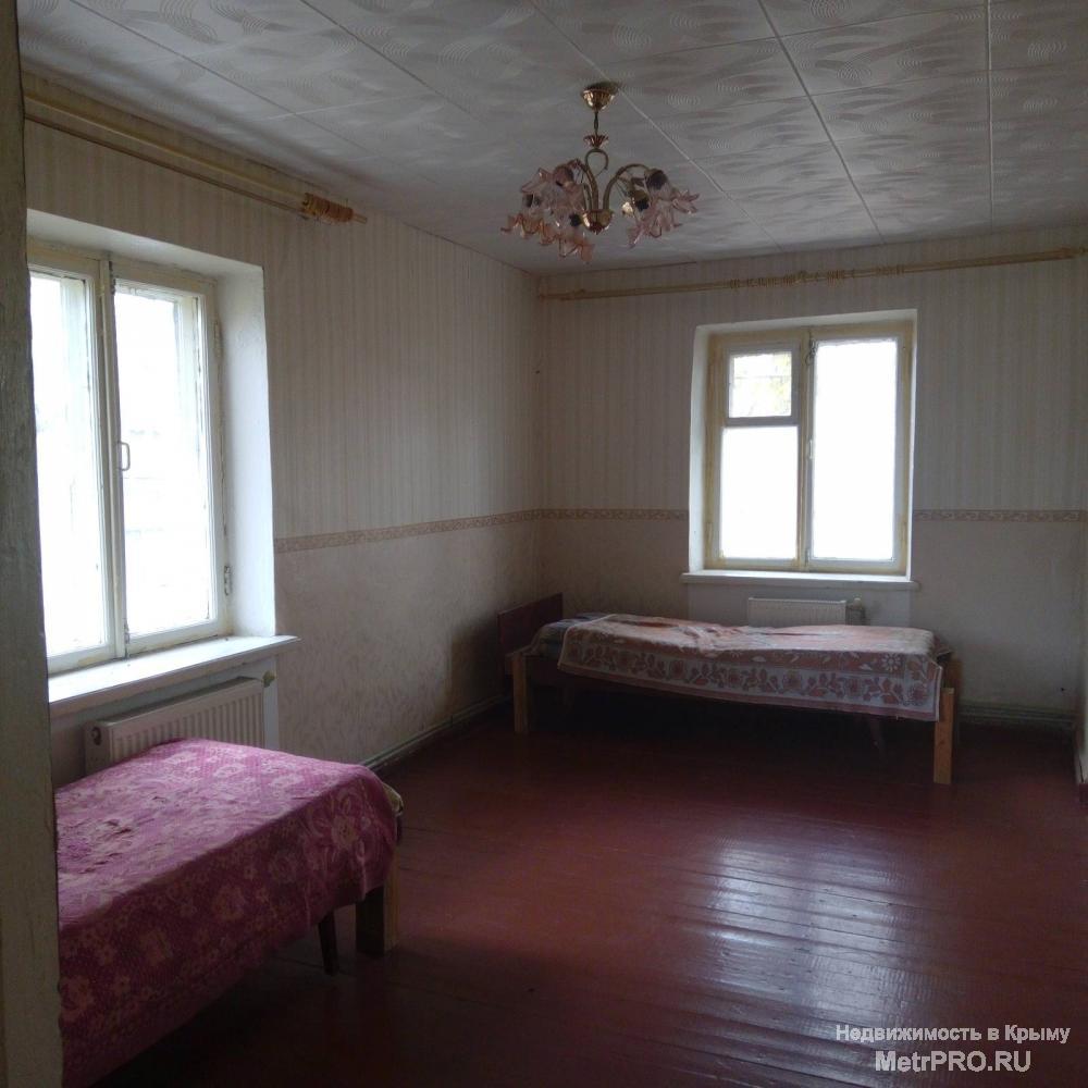 Дом в Гвардейском из ракушки, с газовым отоплением. В доме 3 комнаты, кухня, сан узел. Участок 10 соток. На участке... - 4