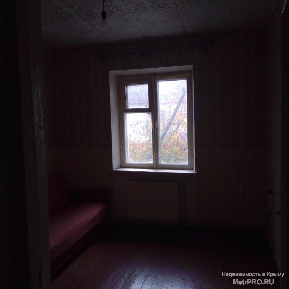 Дом в Гвардейском из ракушки, с газовым отоплением. В доме 3 комнаты, кухня, сан узел. Участок 10 соток. На участке... - 6