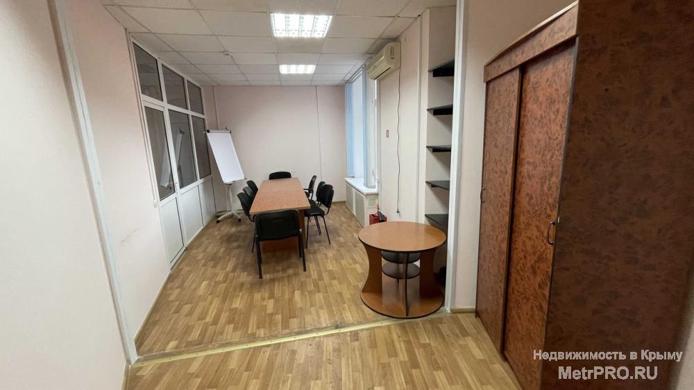 Сдается в аренду просторный офис площадью 40 кв.м. с евро-ремонтом, расположенный на 3-м этаже в 4-х этажном офисном... - 2