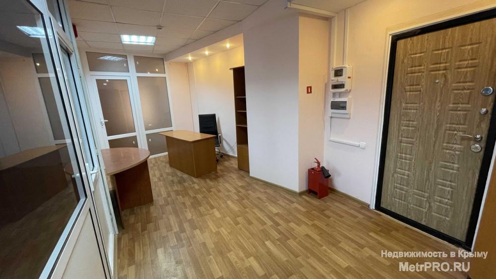 Сдается в аренду просторный офис площадью 40 кв.м. с евро-ремонтом, расположенный на 3-м этаже в 4-х этажном офисном... - 5