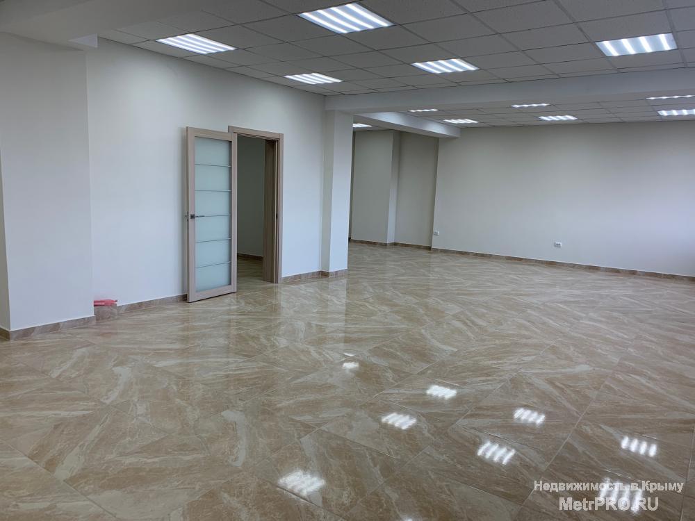 Сдам в аренду собственное помещение.  Помещение расположено на первом этаже здания, на первой линии, большие светлые... - 8