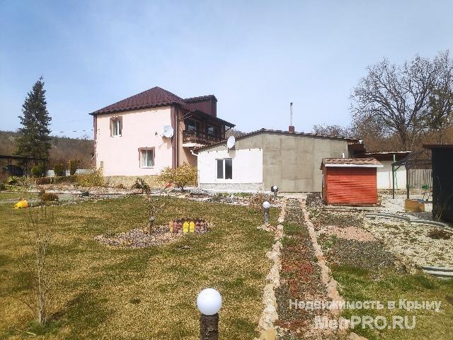 Продаются два дома на двух участках земли как один объект в Крыму в очень живописном месте. Двухэтажный дом -... - 24