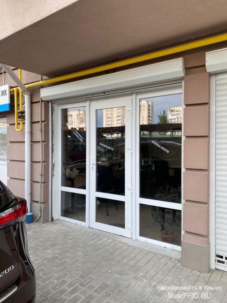 Продам помещение свободного назначения площадью 18.7 кв.м. с ремонтом в новом, престижном районе Евпатория. Помещение... - 2