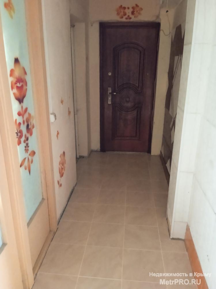Продаётся комната в коммунальной квартире. Адрес: Евпатория, ул. Сытникова, 8, 5 этаж 5-ти этажного дома. Хорошие... - 4