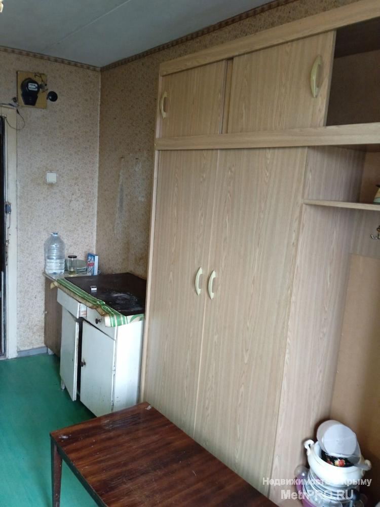 Продаётся комната в коммунальной квартире. Адрес: Евпатория, ул. Сытникова, 8, 5 этаж 5-ти этажного дома. Хорошие... - 6