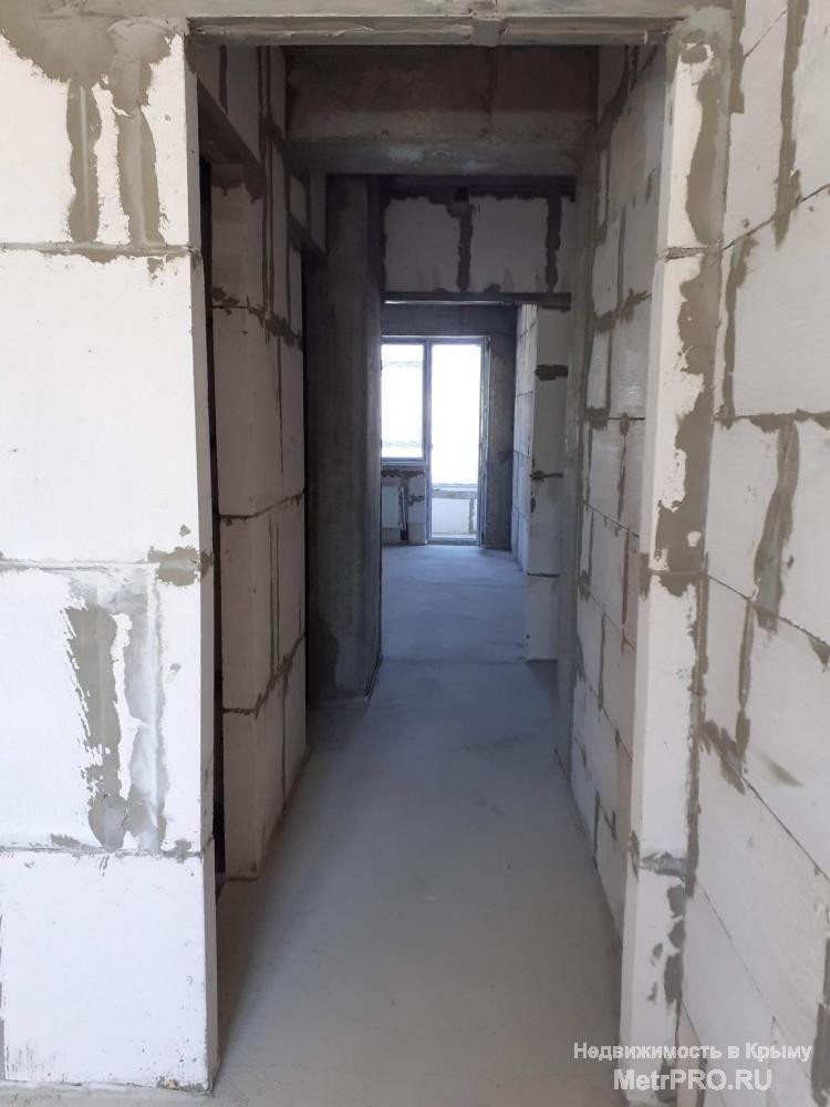Компания 'ИнтерСтрой' предлагает приобрести просторную 2-комнатную квартиру в городе Алушта, в ЖК 'Семейный' по ул.... - 21