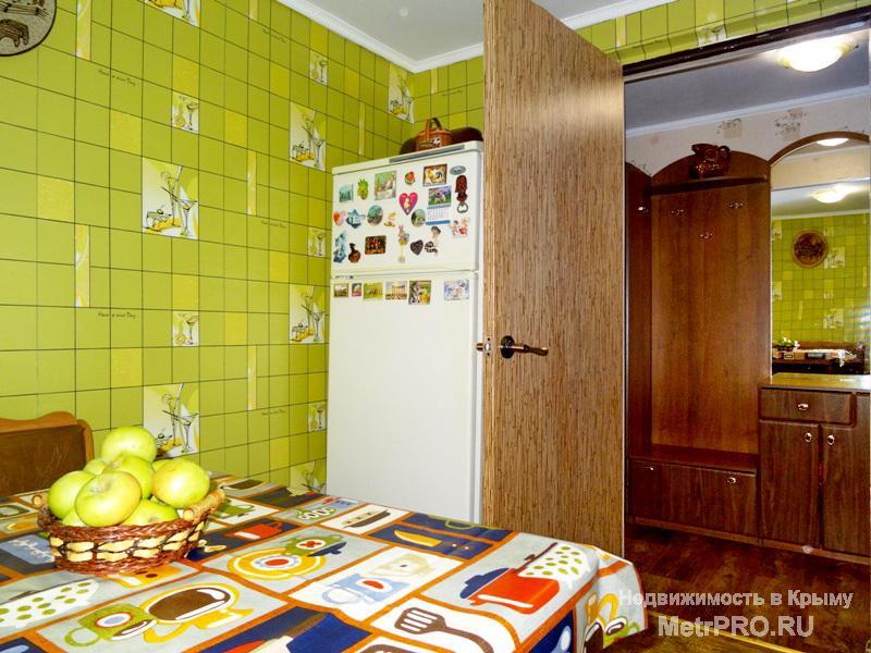 Сдается 2-комн. квартира посуточно, площадью 49 м2.  Жилая площадь 38 кв.м, кухня 9 кв.м, комнаты: 17/21 м2. В... - 9