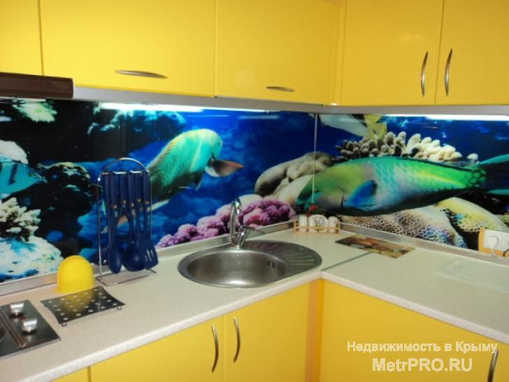 Сдаю двухэтажный частный дом с видом на море и гору Ай -Петри для семьи из 2+1 человек под ключ в центре города... - 8