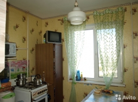 Продам 1-комн. на М. Жукова. Металлопластиковые окна на кухне и...