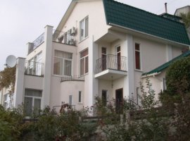Количество спальных мест     5 спальных мест 
Количество кроватей...