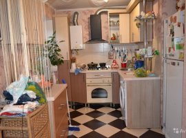 Продам трехкомнатную квратиру по ул. Баррикадной, 64 кв.м., 3й этаж...