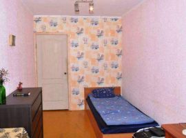 г Феодосия, ул Первушина, р-н Полтавский рынок, 2 ком квартира 46...