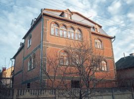 Срочно продается четырехэтажный дом в Бахчисарае, Крым . 

Общая...