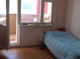 Продается просторная трехкомнатная квартира в спальном районе г....