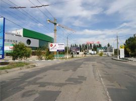 Продам участок в Симферополе по ул.Толстого. Площадь 4 сот.есть все...