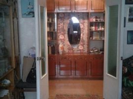 Продается трехкомнатная квартира, ул.Маршала Жукова (панельный...