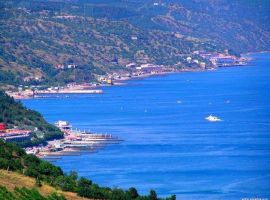 ВИД НА МОРЕ !

Сдаётся ХОРОШАЯ Двухкомнатная квартира в Алуште....