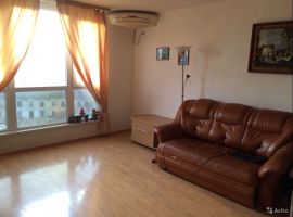 Продам квартиру, 3 комнаты раздельно, дом улучшенной планировки,...