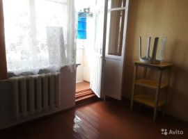 Малосемейка на Автовокзале, рядом с рынком и остановкой. Из мебели...