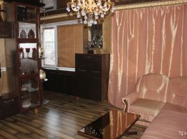 Сдам посуточно квартиру в р-не Куйбышевского рынка. Мебель, посуда,...