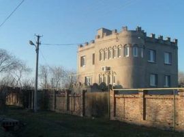 Продаётся 3-х этажный жилой дом в Феодосии - в Ближнем Боевом, со...