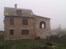 дом требует  наружной и внутринней отделки. реальному покупателю торг