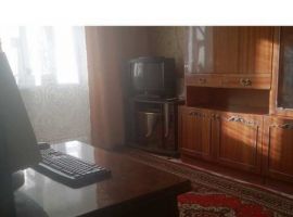 Продаётся 3 ком квартира 5 этаж 5 этажного дома. Из окна видно...