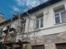 Продам 4-х комнатную квартиру в центре Симферополя, ул.Толстого....