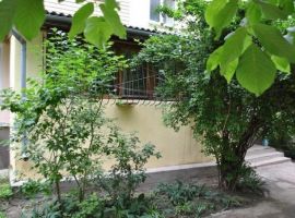 Продам 2-к квартиру 59 м&sup2; на 1 этаже 5-этажного блочного дома...