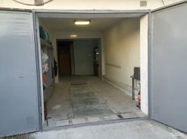 Продам капитальный гараж на 2-3 машины, 50 м2, потолок 3м, можно...