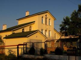 Продается добротный дом по улице Каспийская. Теплый, уютный....
