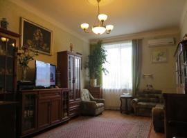 Продам 2-квартиру-сталинку в историческом центре Севастополя, в...