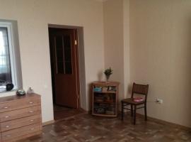 Продается 2-х  комнатная квартира в г. Ялта, ул. Средне-Слободская,...