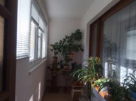 продаем 4 комнатную квартиру на Косарева, 5 микрорайон. 4\9...