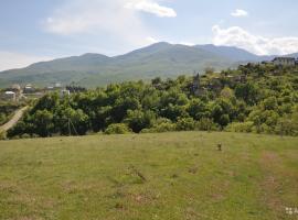 СРОЧНО ПРОДАМ УЧАСТОК !
Расположен в живописной горно-лесной зоне...