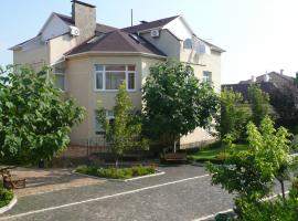 Сдается частный особняк -пансионат на западном побережье Крыма, в...