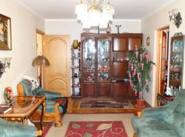 Продается квартира в районе стадиона Авангард, рядом магазины,...