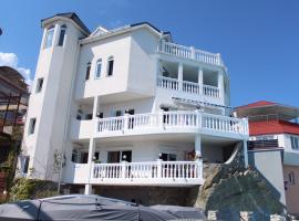 5-этажный дом с частным пляжем на Черном море в кооперативе Утес...