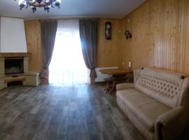 Приглашаем на отдых в п. Штормовое, 24 км от Евпатории, песчаный...
