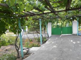 Продам дом в Балаклаве, ул.Пригородненская, пять комнат, два входа....