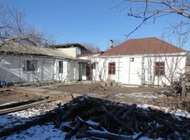 Продам домовладение, состоящее из двух отдельно стоящих домов по...