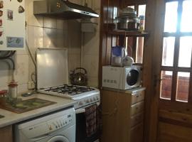 Продам 3-х комнатную чешской планировки, с мебелью, хороший ремонт,...