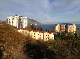 Продаётся  котедж в Крыму г Ялта пгт. Гурзуфе.расстояние до пляжа...